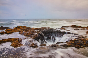 Tidal Motion at Thor's Well Oregon Low Perspective