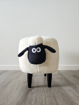 toy Shaun the sheep stool 