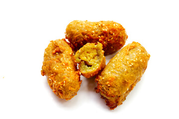 Deep-fried banana rolls with unripe rice grain