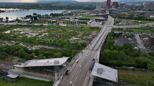 Pimisi station ottawa light rail during summer