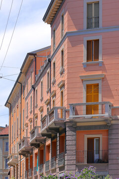 palazzo d'epoca in via paolo sarpi a milano italia, old building in paolo sarpi street in milano italy 