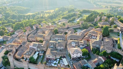 gradara, marche, italia, borgo, vino, natura