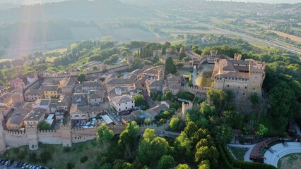gradara, marche, italia, borgo, vino, natura