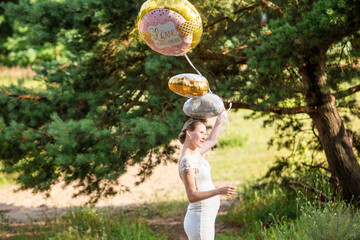 Hochzeits-Fotoshooting in der sommerlichen Natur