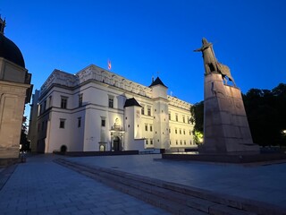 Fototapeta premium Cathedral Square in Vilnius, Lithuania