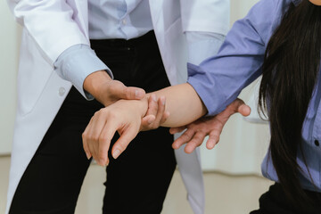 Fototapeta premium Doctors and nurses provide medical care, therapy, and assistance to patients in clinics or hospitals. They give advice. Discuss health problems and assist in physical therapy