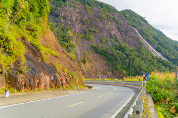 A road in the mountains.
High-altitude areas near Dalat in Vietnam. 