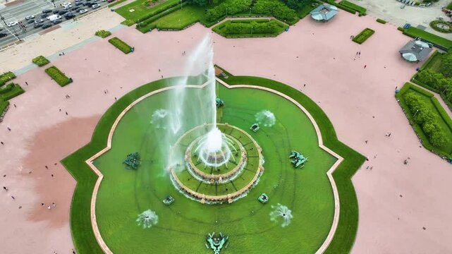 Drone Aerial of Buckingham Fountain, Grant Park in downtown Chicago 4K