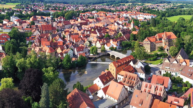 Luftbild von Lauf an der Pegnitz mit Blick auf die historische Altstadt. Lauf an der Pegnitz, Mittelfranken, Bayern, Deutschland.