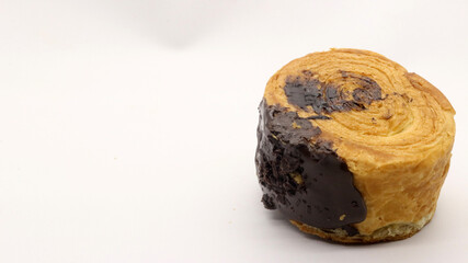 Cromboloni cake with chocolate topping