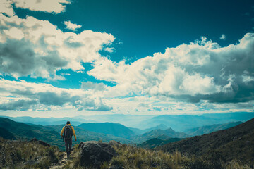 Naklejka premium Hombre de montaña