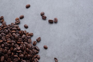 焙煎したコーヒー豆
