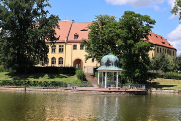 Blick in de Historischen Kurpark von Bad Lauchstädt in Sachsen-Anhalt	