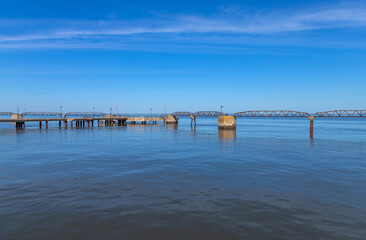 Fototapeta premium Pier by the Tagus river
