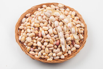  An annual herb from the legume family. The height is 60~100cm, and the leaves are alternate, three compound leaves, and have hairs.

