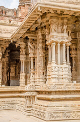 Obraz premium Vittala Temple complex, the delicate stone pillars was used to generate music, Hampi, Karnataka, India, Asia.