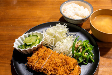 美味しいとんかつ定食