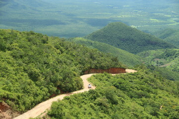 rodovia no interior de guaramiranga, ceará 