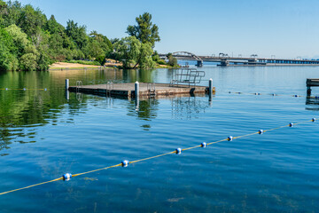 Obraz premium Lake And Bridge