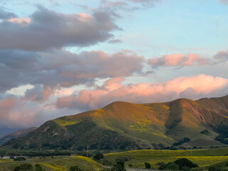 Obraz premium sunset in the mountains