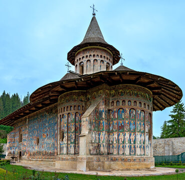 Frescoes on the altar outer wall of the orthodox church at the monastery Voronet in Gura Humoruliu  (Gura Humora), Rum&auml;nien