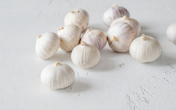 Bunch of solo garlic
