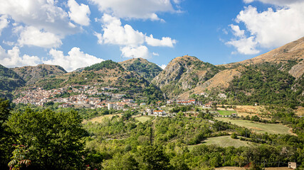 panorama of Roccamandolfi seen from the provincial road