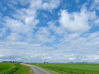 Windturbines bij Skarl, Friesland Province, The Netherlands