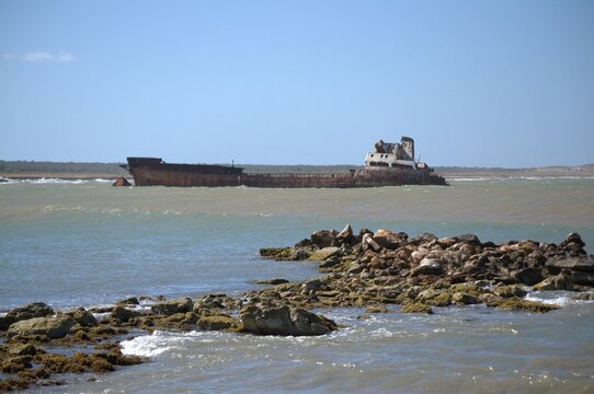 El mar es una constante en toda la peninsula de Paraguana,y la pesca es uno de los medios de sustentacion de la poblacion.