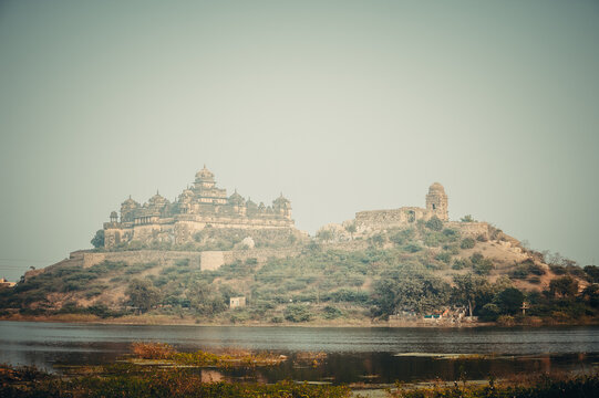 View of Datia Palace. Also known as Bir Singh Palace or Bir Singh Dev Palace. Datia. Madhya Pradesh, India, Asia.