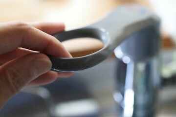 キッチンの水を出すところ