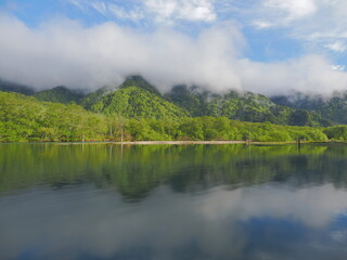 上高地 初夏の大正池