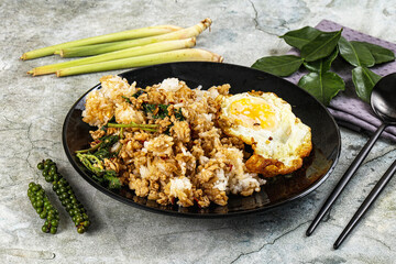 Rice with minced meat and basil