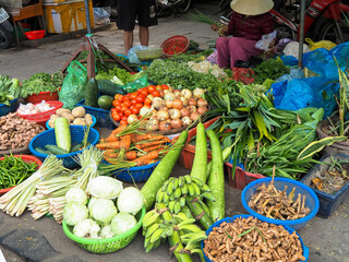 ホイアン市場の野菜売り