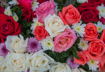 Bouquets of flowers are given as gifts on various occasions.