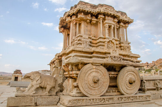 Stone chariot, the antique stone art at Vijaya Vitthala Temple, Hampi, Karnataka, India, Asia.