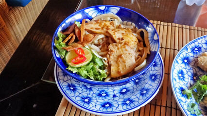 ベトナム・ホイアンで食べた麺料理・カオラウ