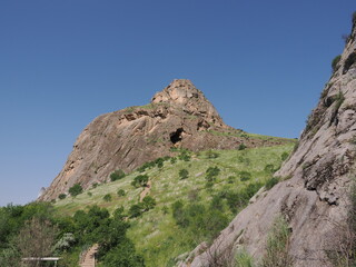 キルギス　世界遺産　聖なる山スライマン＝トー