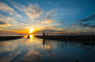 Obraz premium The way of life of seaside fishermen in the morning