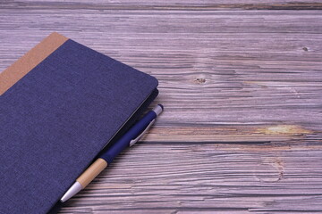 agenda boligrafo azul mesa escribir hoja blanco