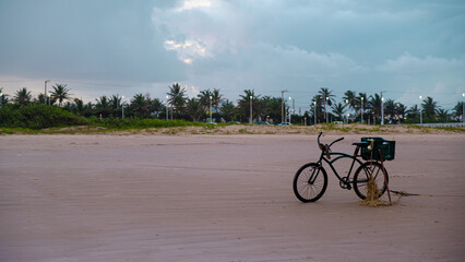 Obraz premium Cenários Tropicais e bicicleta na praia