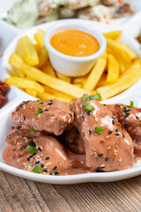 Chicken wings whit french potatoes