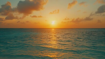 Obraz premium A telephoto lens was used here A shot taken during sunset in Maldives The sky is so beautiful : Generative AI