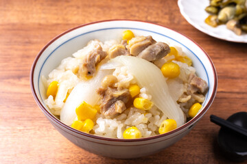新玉ねぎと鶏の炊き込みご飯