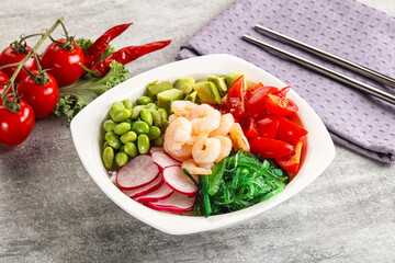 Hawaian cuisine - Poke with cocktail shrimps