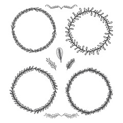 Obraz premium Vector illustration hand drawn floral circle element set 1 isolated in a white background