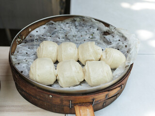 Mantou is a food made of flour, which is very popular among Chinese people and can be used for breakfast, lunch or dinner.
