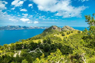 Wanderung zum Berg und Aussichtspunkt Talaia d'Alcúdia
 mit einen fantastischen Ausblick auf die Bucht von Alcúdia auf der Balleareninsel Mallorca - Spanien