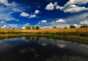 Wnętrze zrujnowanego domu na pomorzu