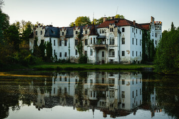 Pałac w Dobrocinie
